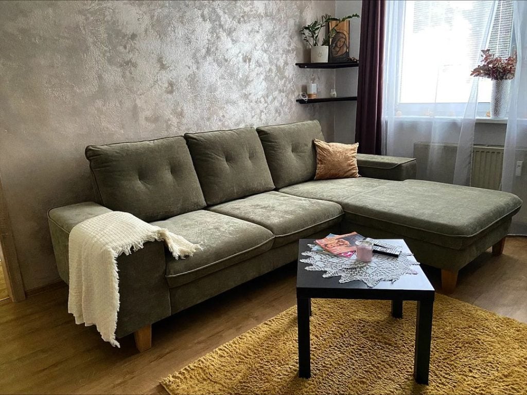 Andria v tvare L